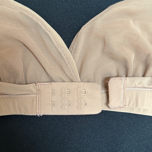 ✨ SKIMS Bralette • Like New • XS • Nude ✨ - Picture 5 of 6